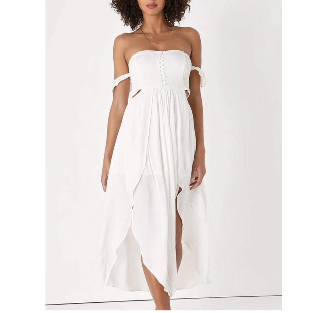 LUSH White cutout Off-the-Shoulder Maxi Dress
